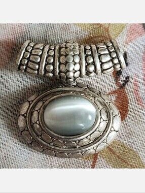 Moonstone Gray Blue Cat's Eye  Stone Silver Tone Slide Necklace No Chain